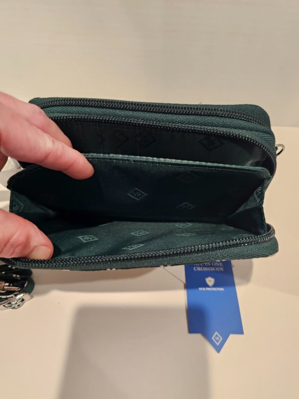 Vera Bradley RFID All in One Crossbody Mini Concerto Oregon Wallet Wristlet - Picture 7 of 13